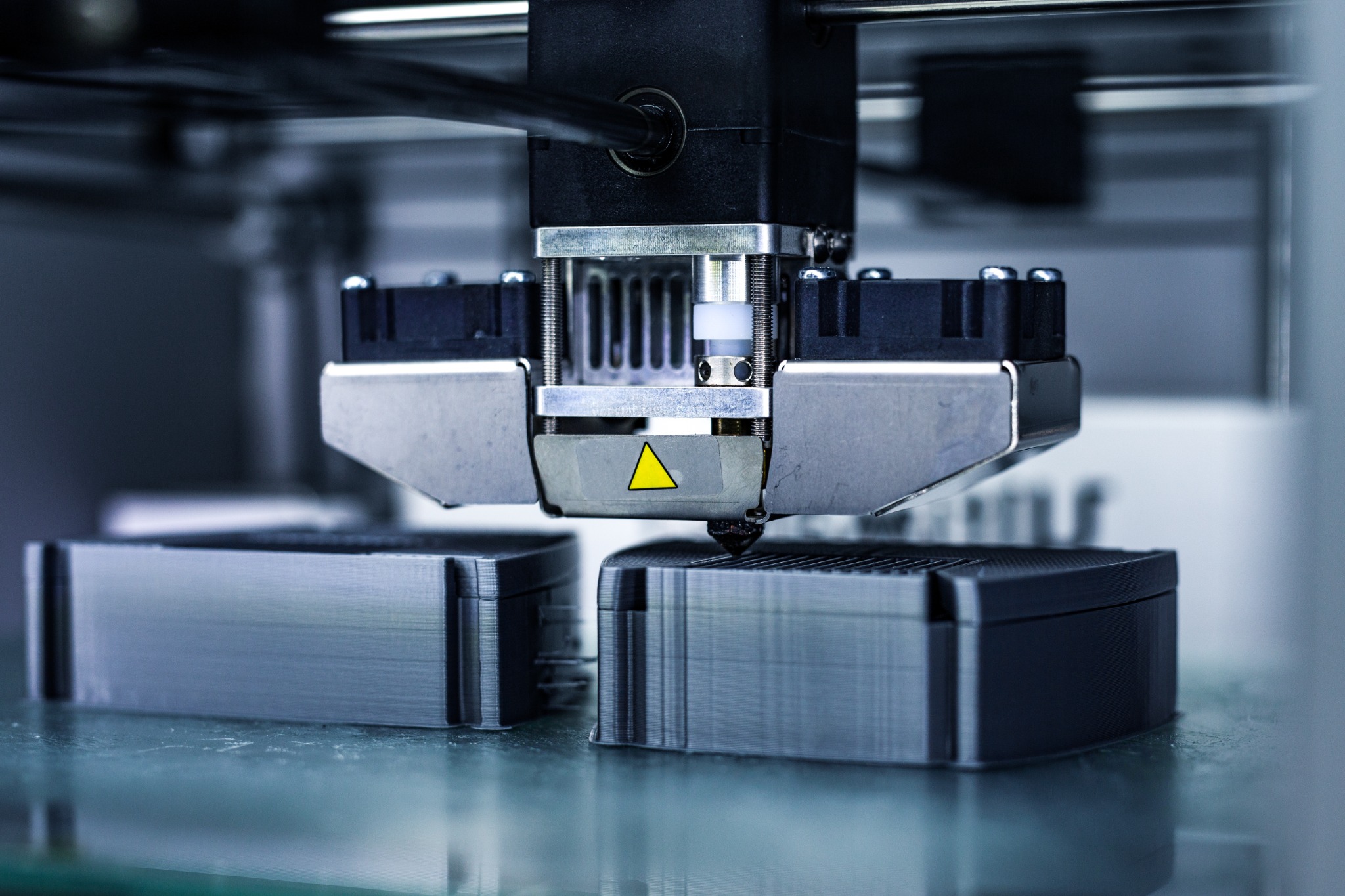 Industrial 3D printer producing prototype components